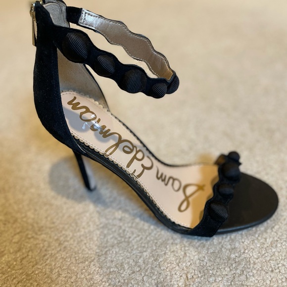 Sam Edelman Black Heeled Sandals with Scalloped Design - Picture 2 of 5